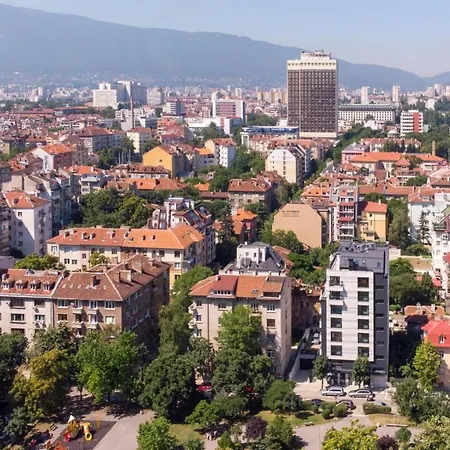 Modern And Spacious In The Centre Sofie