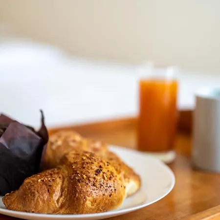 Modern And Spacious In The Centre *