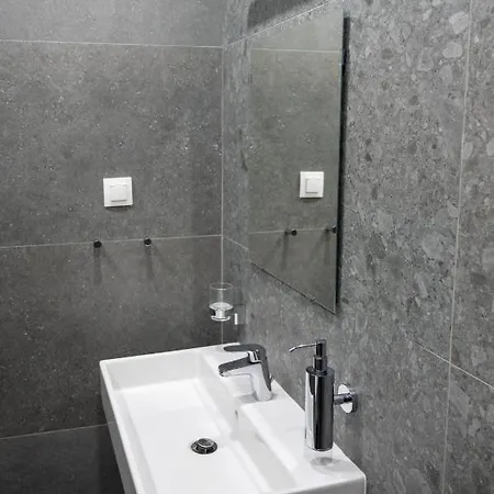 Modern And Spacious In The Centre Apartmán