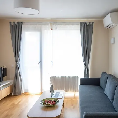 Modern And Spacious In The Centre Sofie