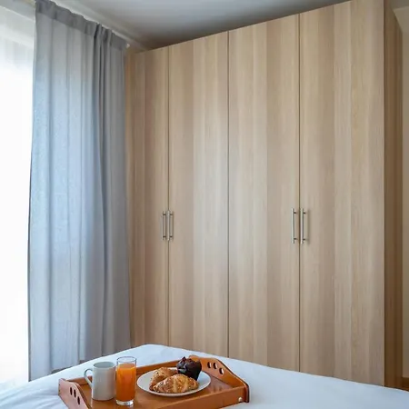 Modern And Spacious In The Centre