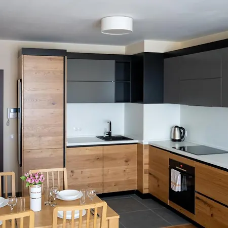 Modern And Spacious In The Centre