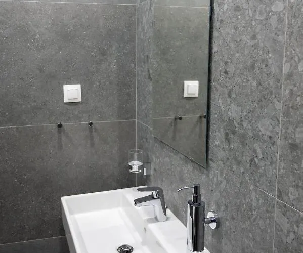 Modern And Spacious In The Centre Appartamento