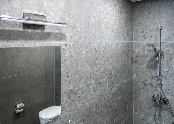 Modern And Spacious In The Centre *