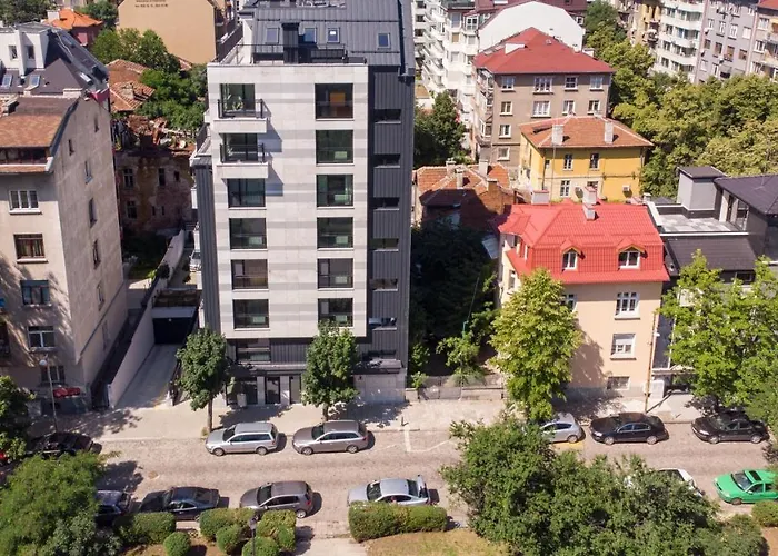 Modern And Spacious In The Centre *