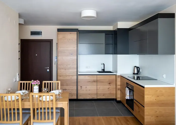 Modern And Spacious In The Centre Appartamento