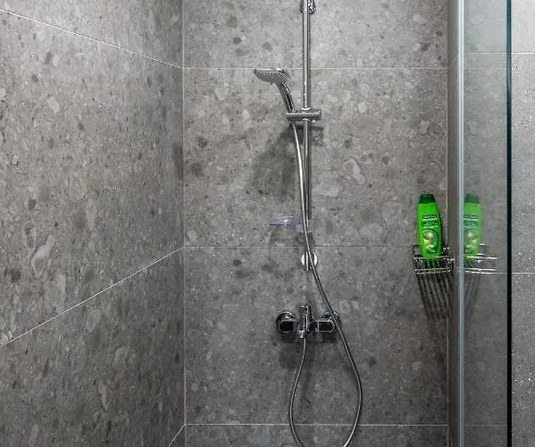 Modern And Spacious In The Centre