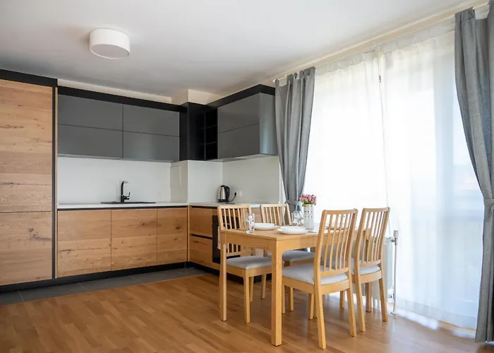 Modern And Spacious In The Centre *