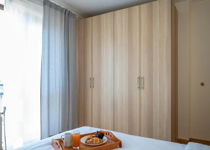 Modern And Spacious In The Centre