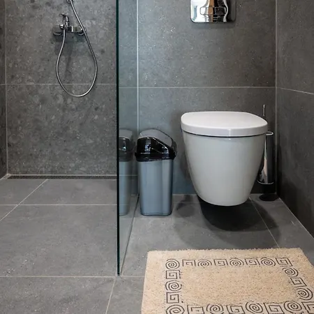 Modern And Spacious In The Centre 公寓 *